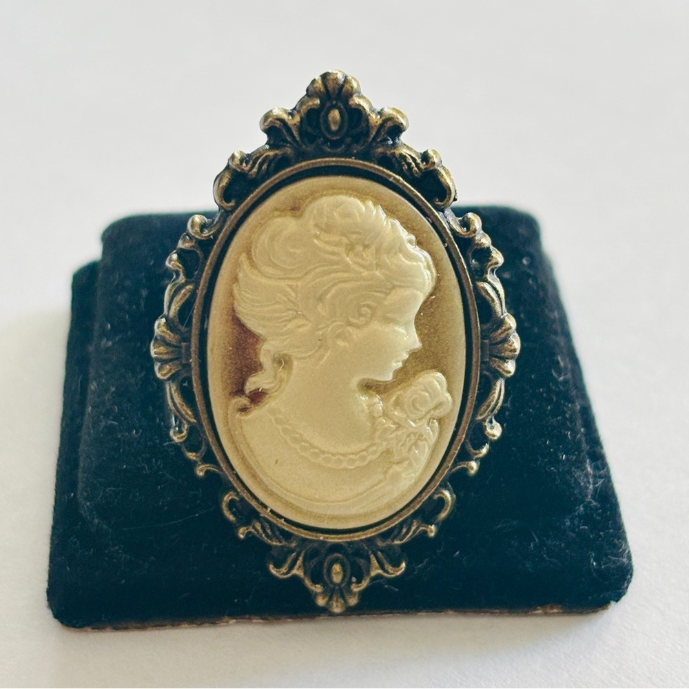 Lady Cameo Victorian Style Handmade Adjustable Ring, NWT